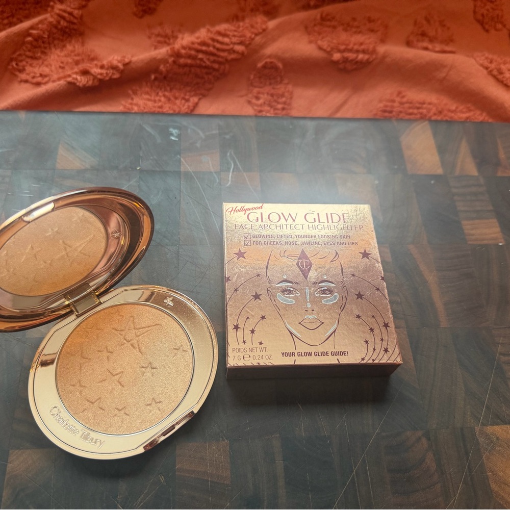 Charlotte Tilbury Glow Glide Highlighter - Radiant Gold